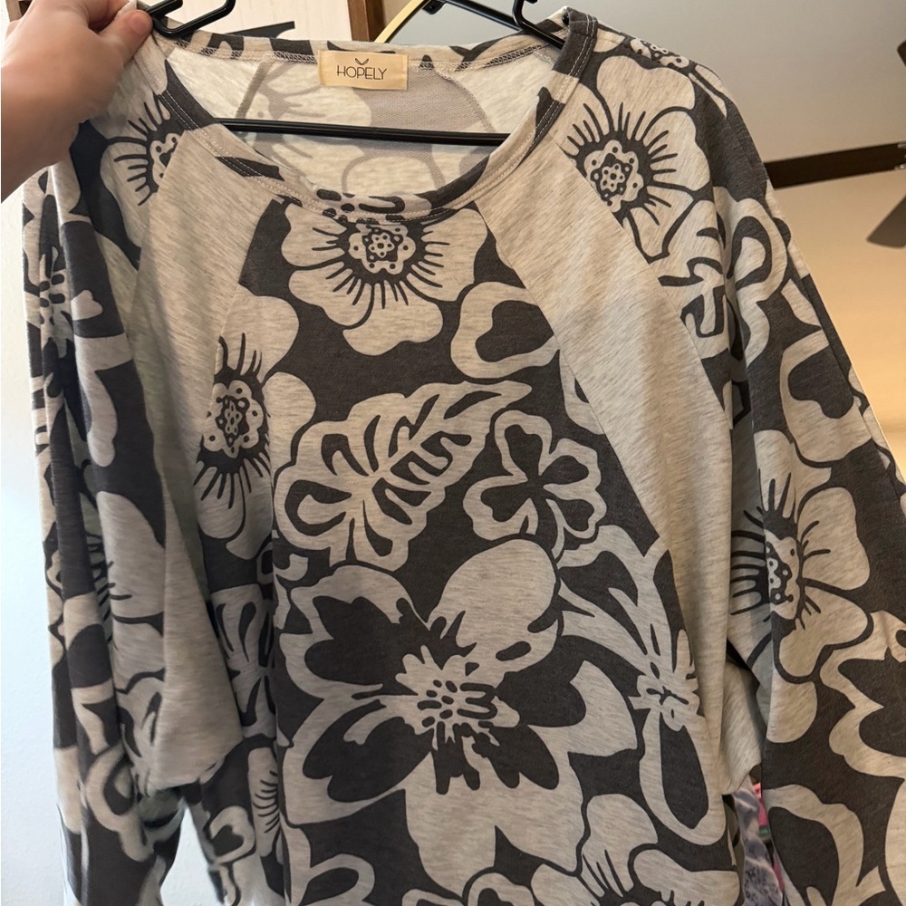 Hodely Women's Floral Print Blouse - Gray - Picture 2 of 3